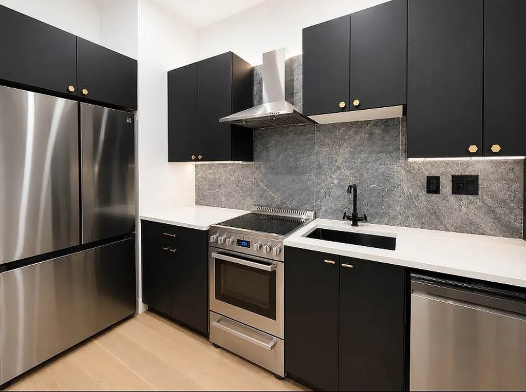 727 Knickerbocker Avenue - Photo 9