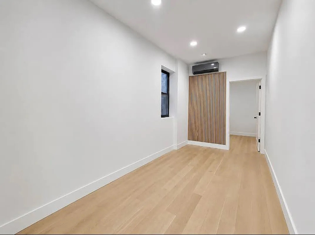 727 Knickerbocker Avenue - Photo 8