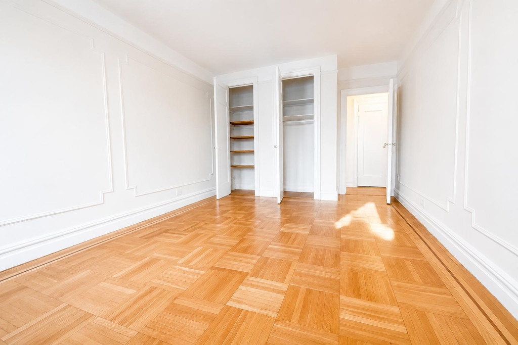 15 Magaw Place - Photo 5