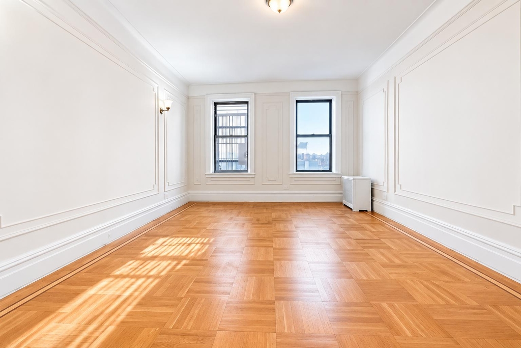 15 Magaw Place - Photo 1
