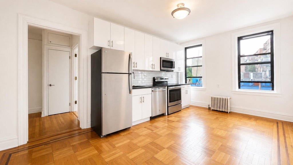 615 Fort Washington Avenue - Photo 1