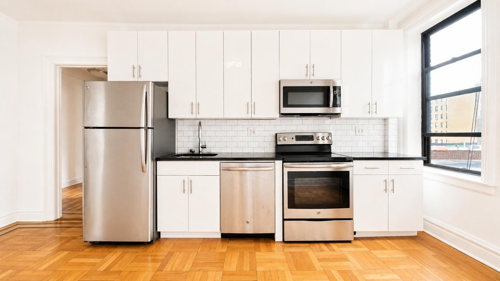 615 Fort Washington Avenue - Photo 3