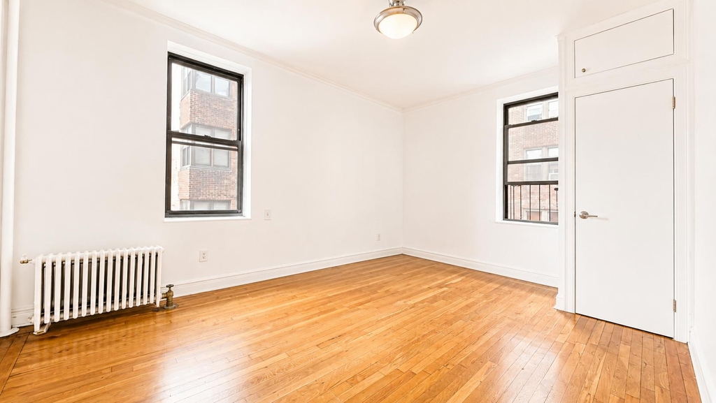 615 Fort Washington Avenue - Photo 5