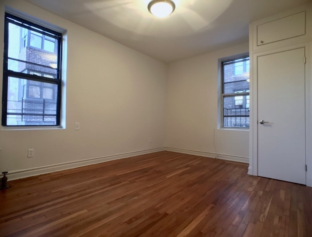 615 Fort Washington Avenue - Photo 4
