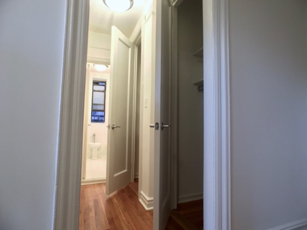 615 Fort Washington Avenue - Photo 2