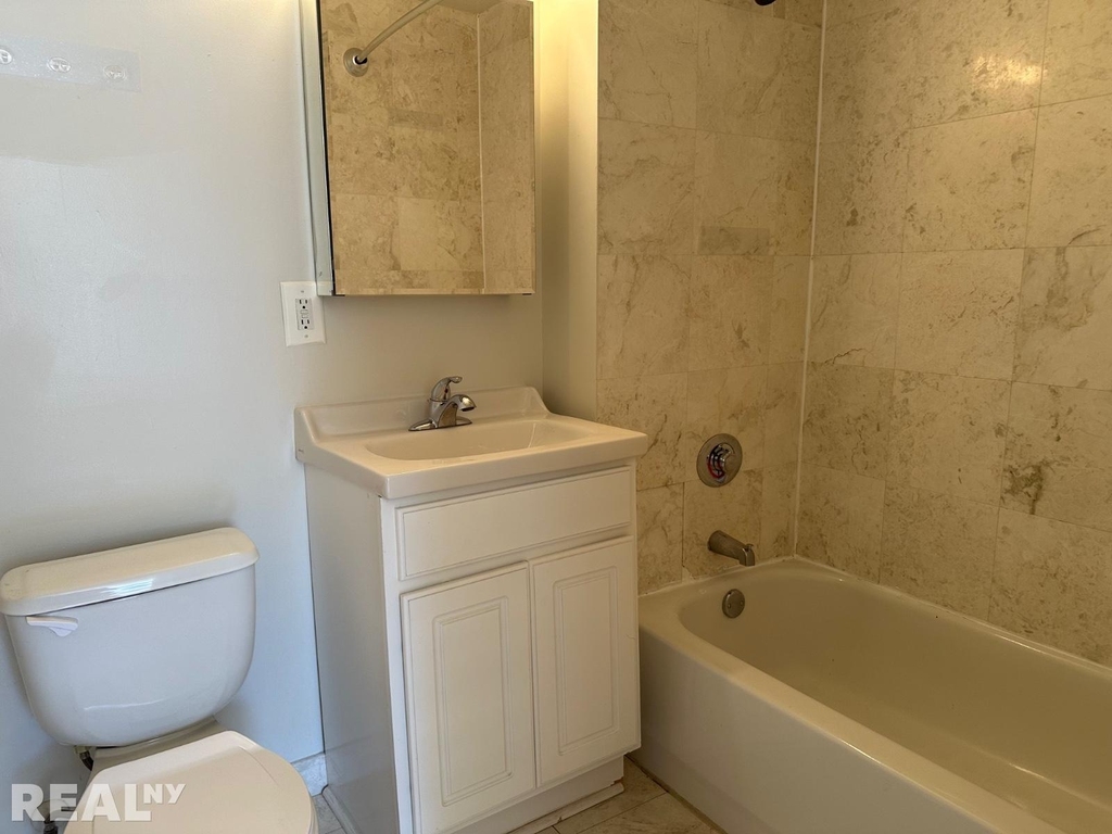 323 W 96th St - Photo 11