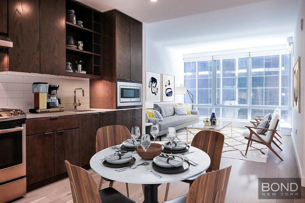 East 39th Street - Photo 1