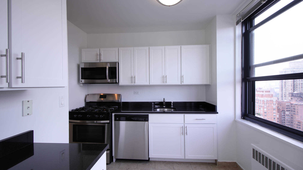 303 E 83rd St. - Photo 4