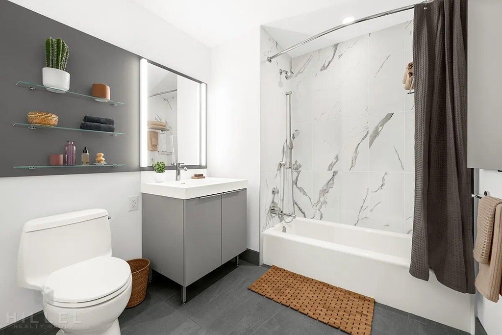 Ashland Place - Photo 1