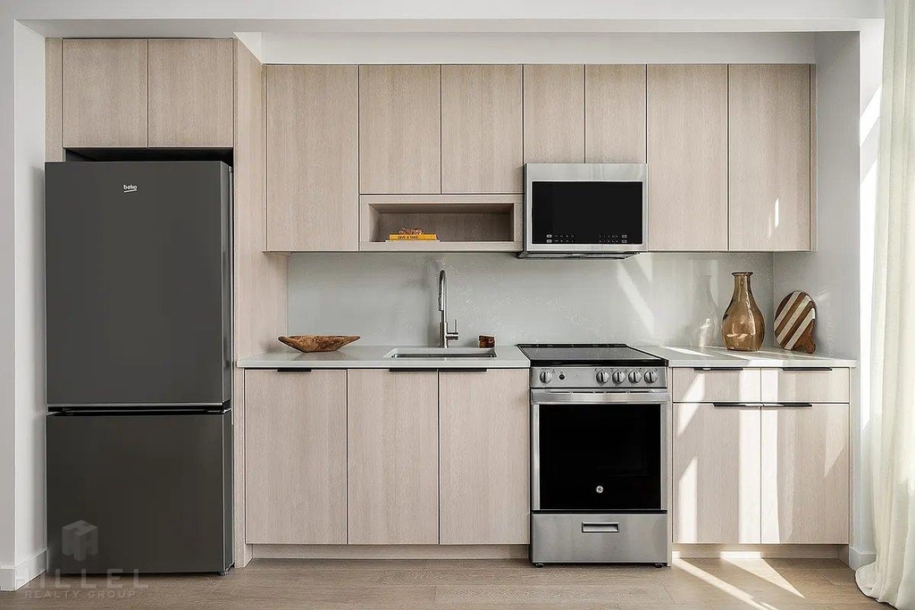 East 36th Street - Photo 1