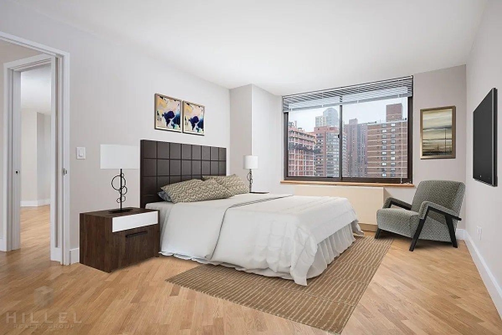 East 96th Street - Photo 17