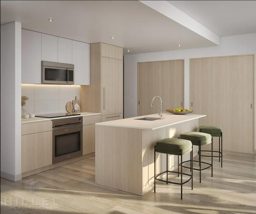 Third Avenue - Photo 1