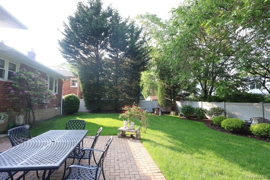 757 Leslie Lane - Photo 2