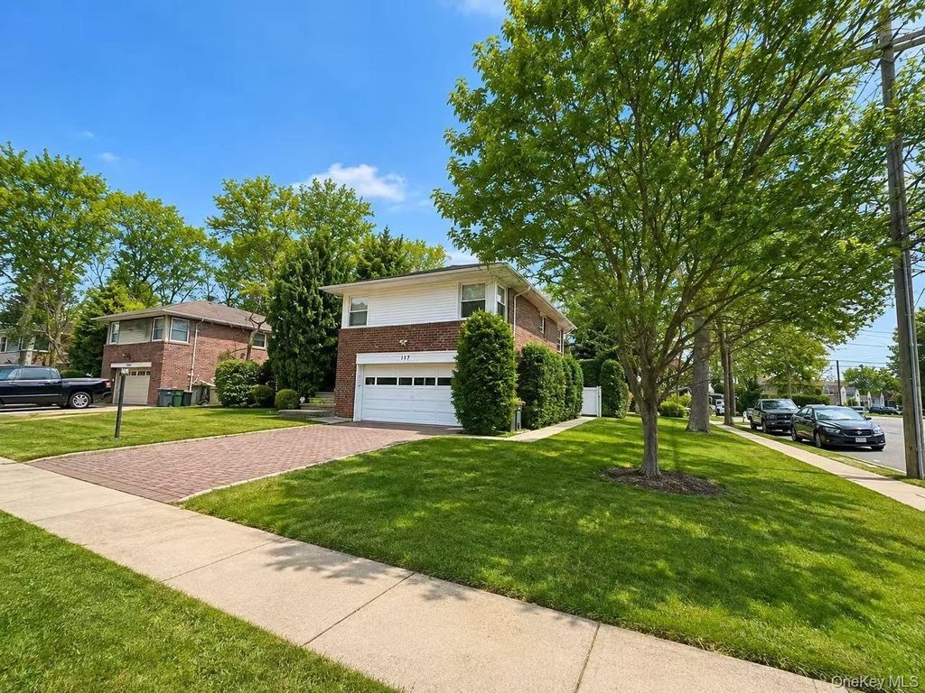 757 Leslie Lane - Photo 1