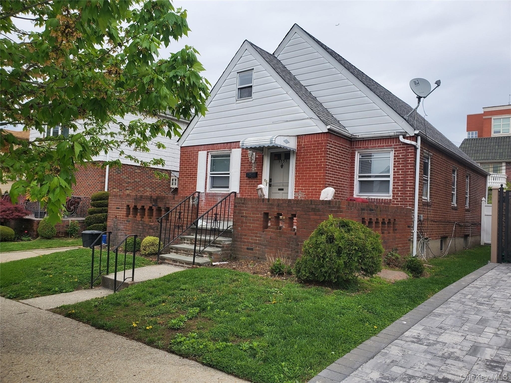 57-35 Parsons Boulevard - Photo 0