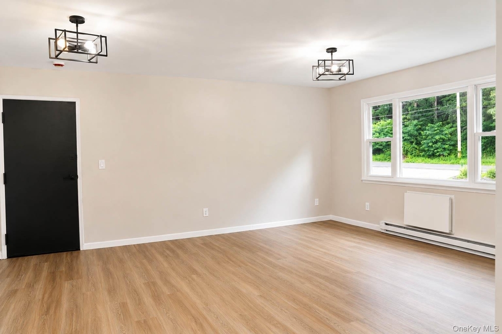 201 Ludingtonville Road - Photo 2