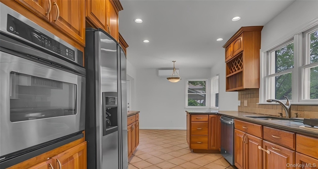 136 Lee Road - Photo 4