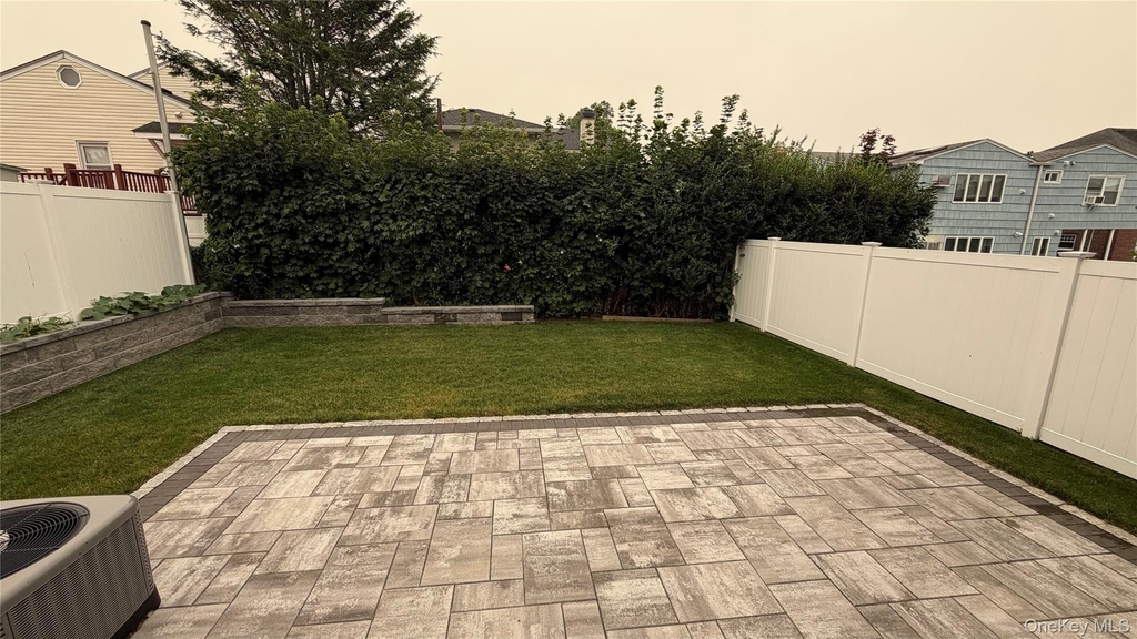 172 Lakeview Avenue - Photo 13