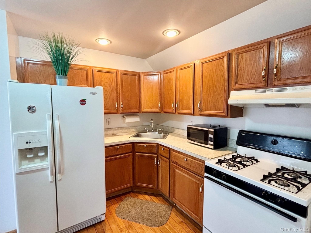 177-45 Meadow Road - Photo 4
