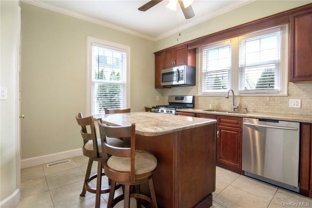 218 Second Avenue - Photo 4
