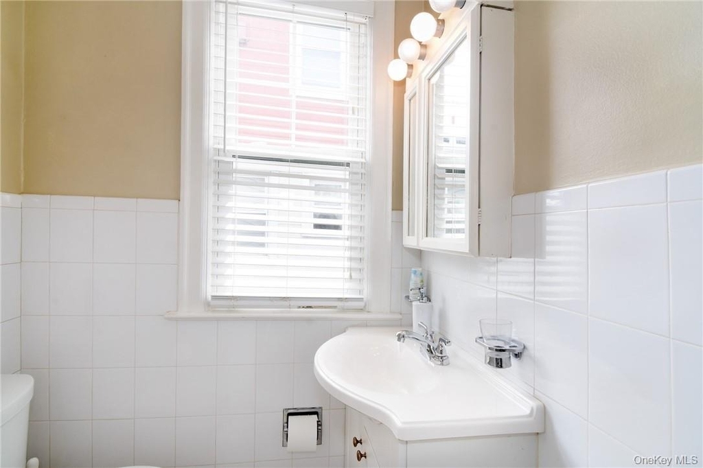 218 Second Avenue - Photo 13
