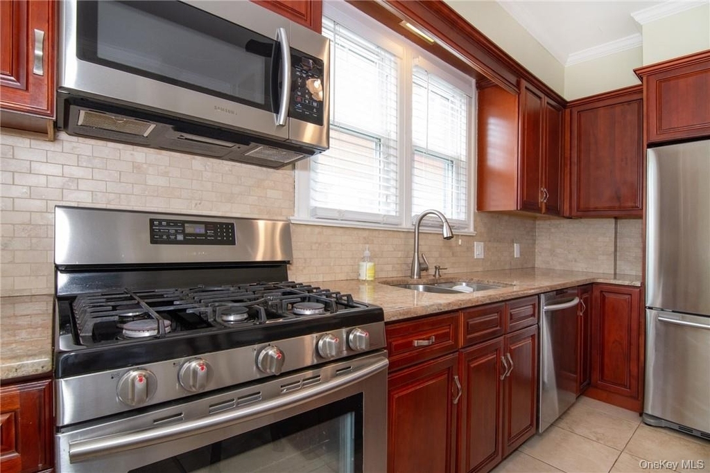 218 Second Avenue - Photo 5