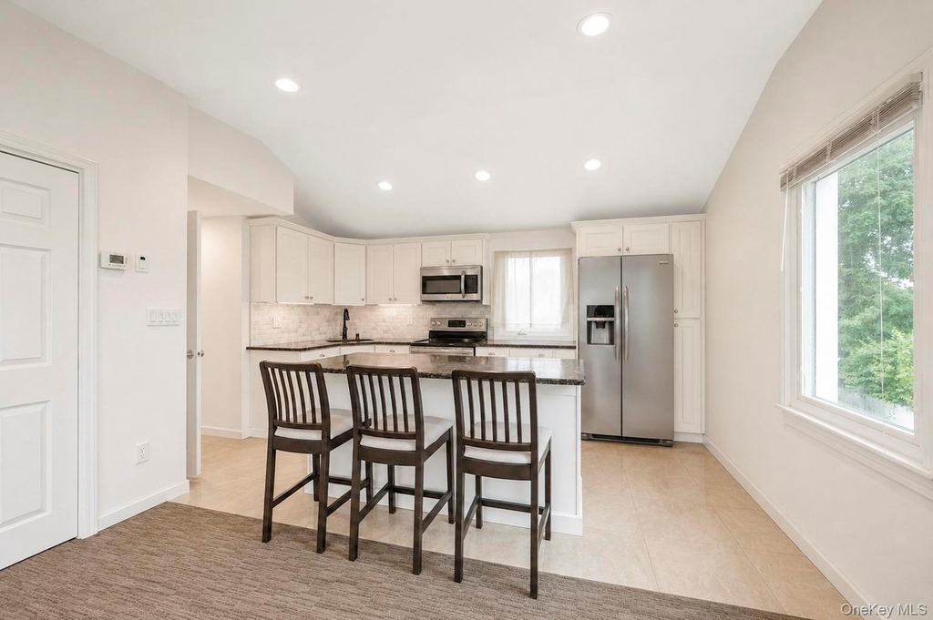 84 Twinlawns Avenue - Photo 12