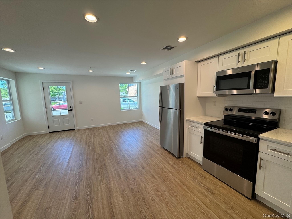 13 Park Avenue - Photo 4