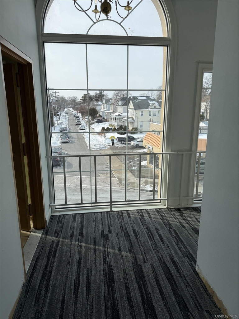 320 Post Avenue - Photo 7