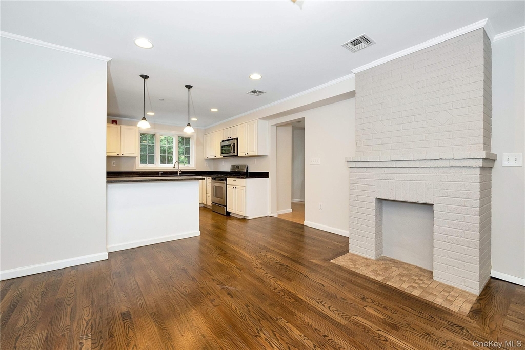 181 Washington Street - Photo 3