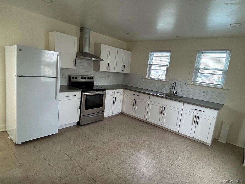18 N 6th Avenue - Photo 2