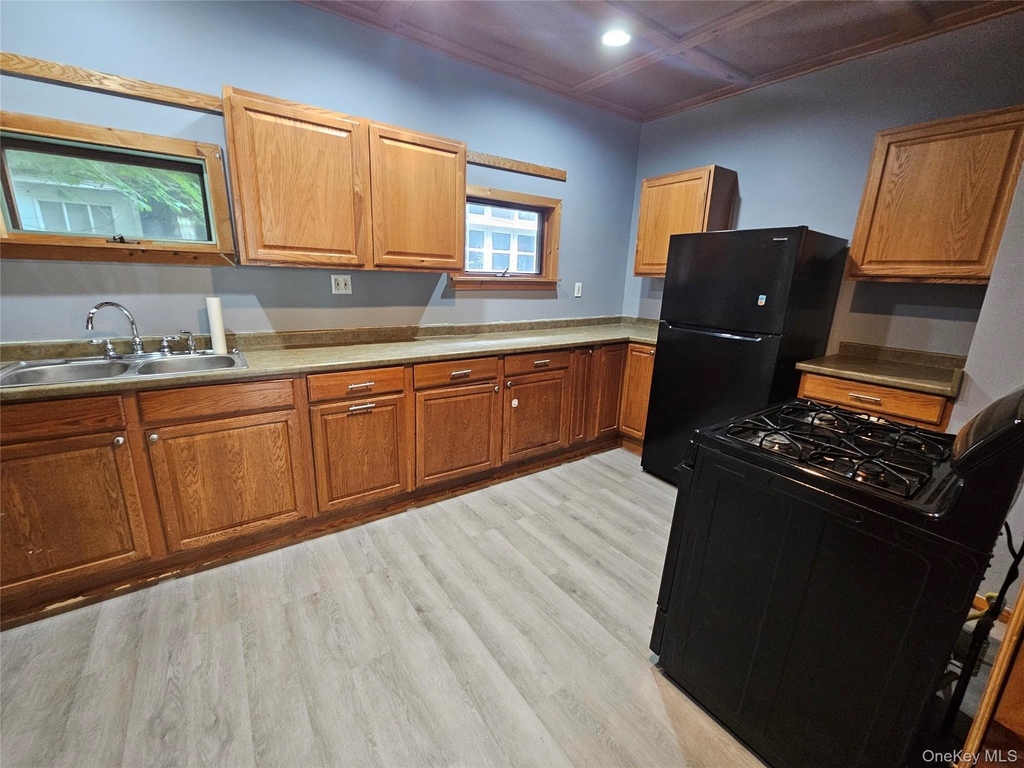 81 Franklin Street - Photo 3