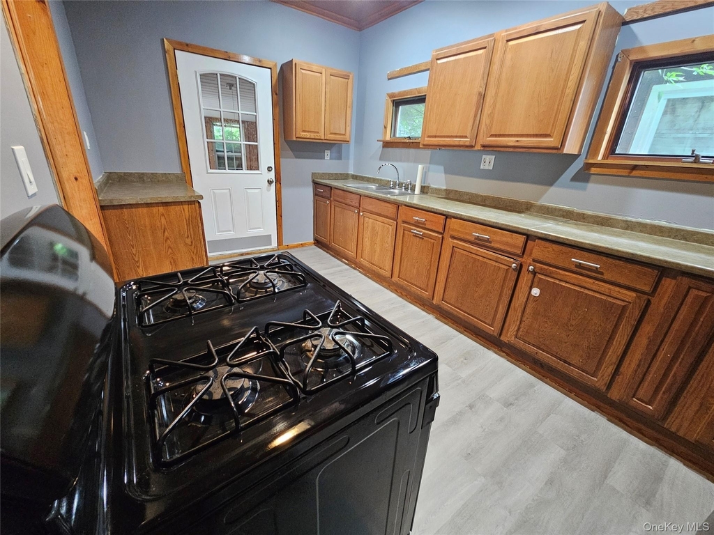 81 Franklin Street - Photo 5