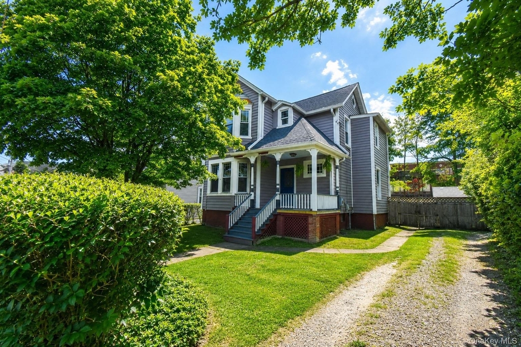 79 Rombout Avenue - Photo 0