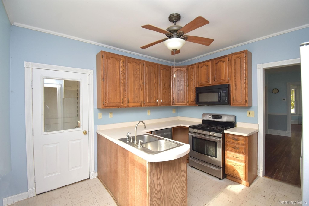 79 Rombout Avenue - Photo 7