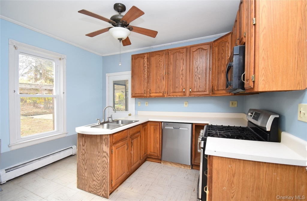 79 Rombout Avenue - Photo 6
