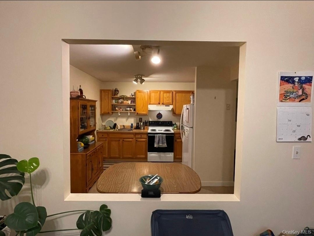 176 Main Street - Photo 3
