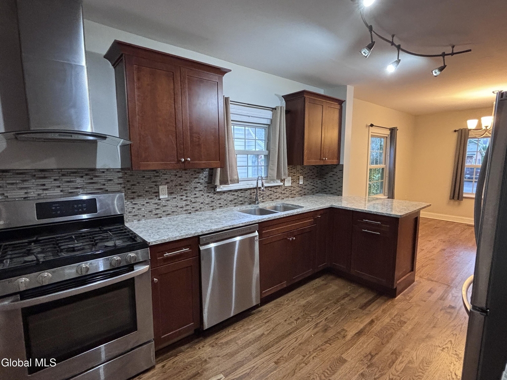 1422 Regent Street - Photo 5