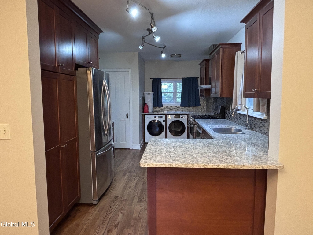1422 Regent Street - Photo 4