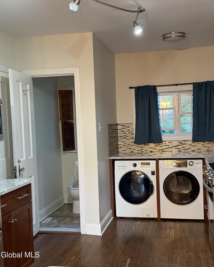 1422 Regent Street - Photo 8