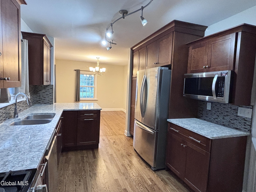 1422 Regent Street - Photo 6