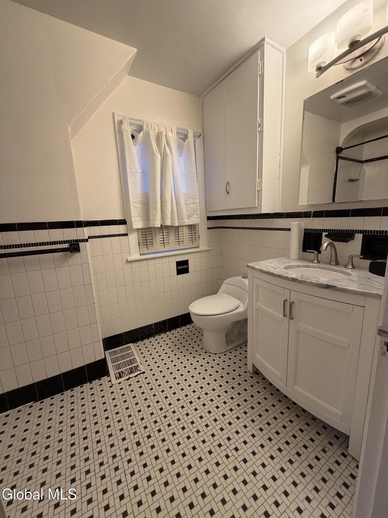 1422 Regent Street - Photo 11