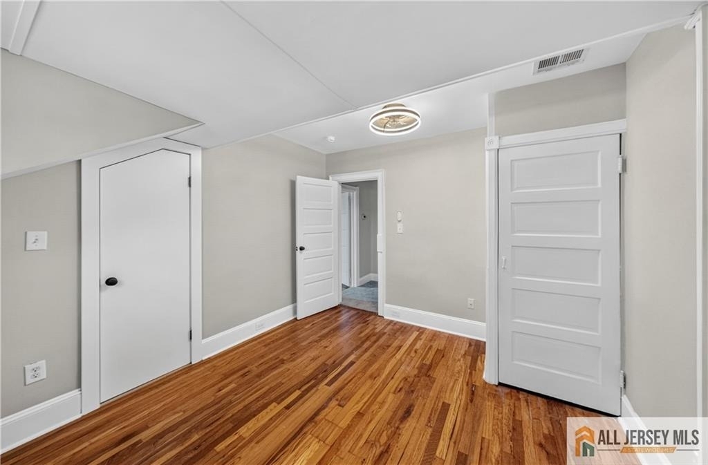 1048 Prospect Street - Photo 11