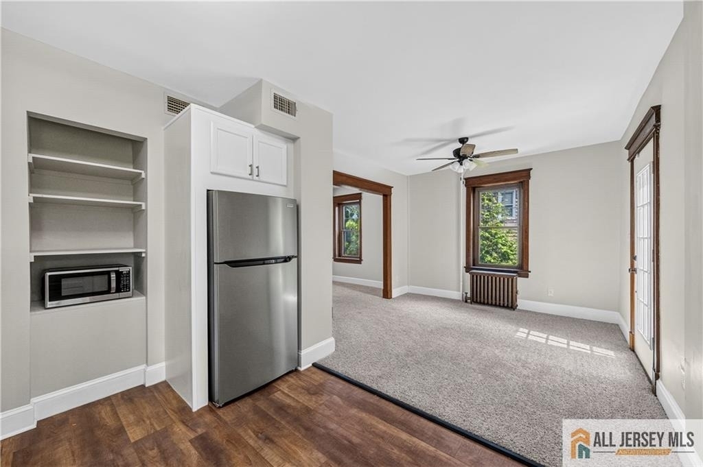 1048 Prospect Street - Photo 7