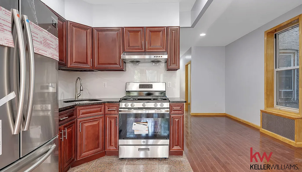 59-06 Catalpa Avenue - Photo 3