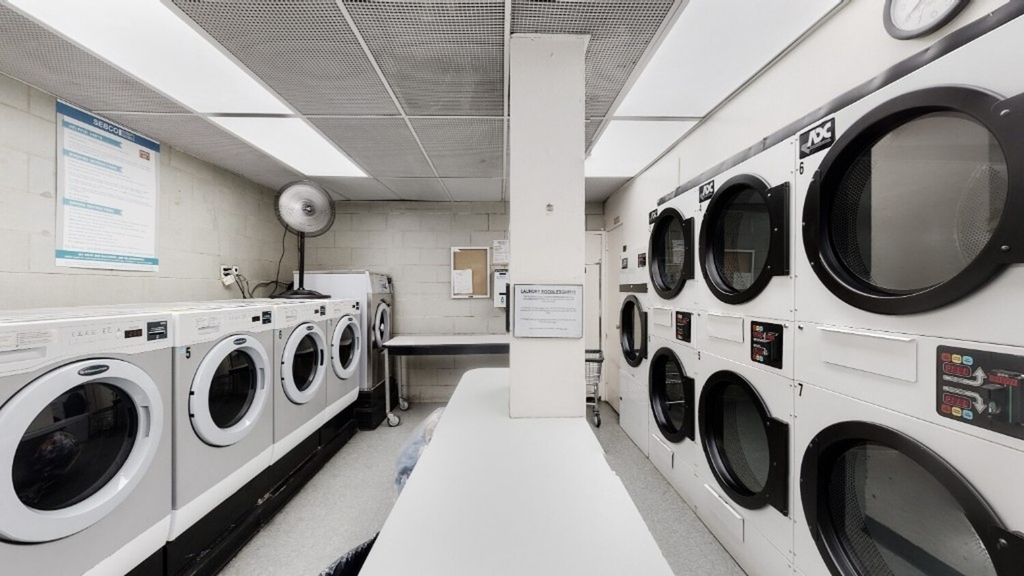 211 E 53rd Street - Photo 10