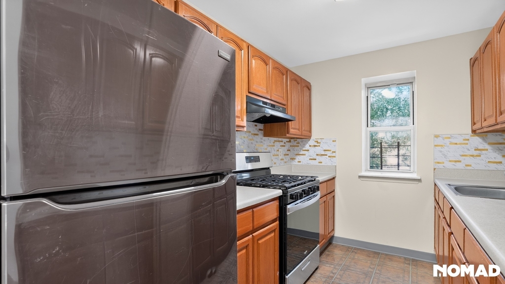747 Essex Street - Photo 11