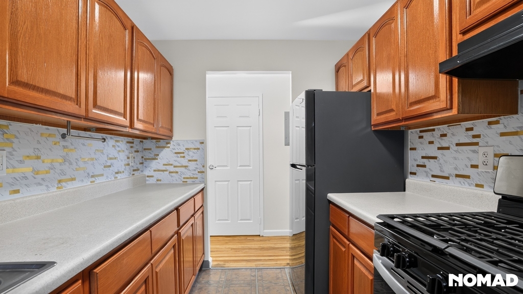 747 Essex Street - Photo 9