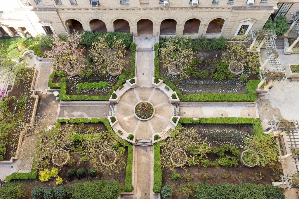 350 W 57th Street - Photo 15