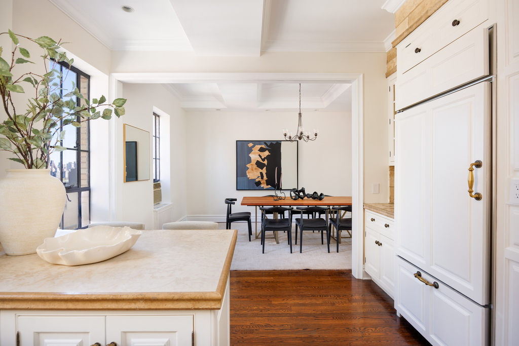 350 W 57th Street - Photo 4